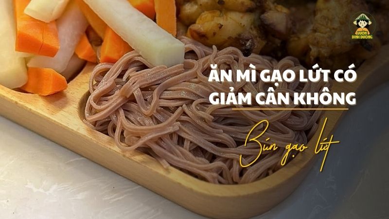 Nấu mì gạo lứt giảm cân đơn giản