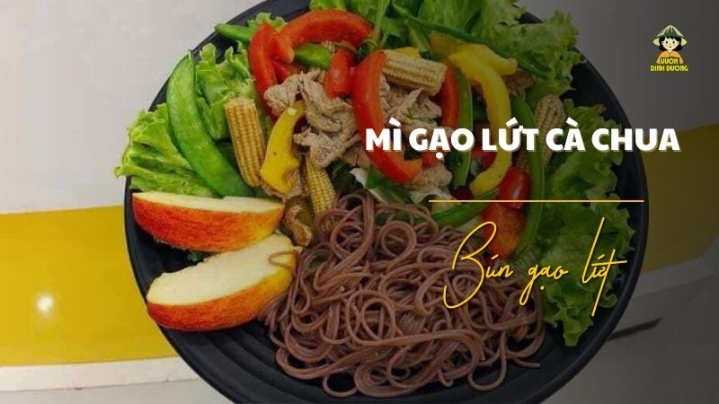 Nấu mì gạo lứt giảm cân đơn giản với món mì gạo lứt giảm cân cà chua thịt băm